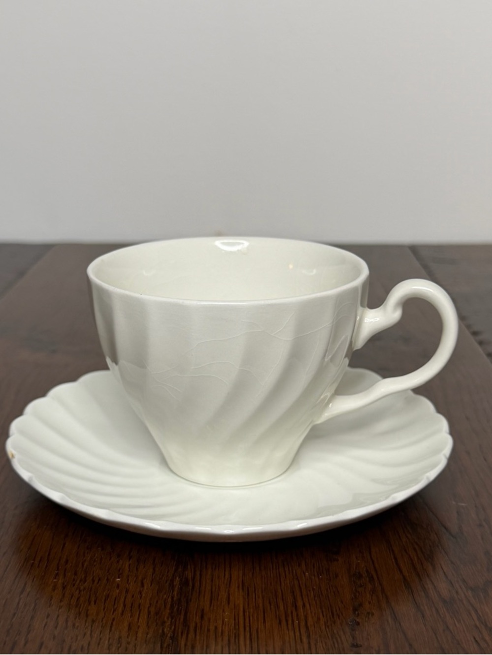 Set of 4 Johnson Brothers Tea Cup & Saucer